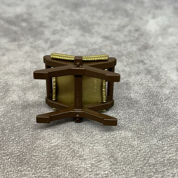 Playmobil Medieval Royal Chair ( Gold & Brown) - Picture 3 of 3